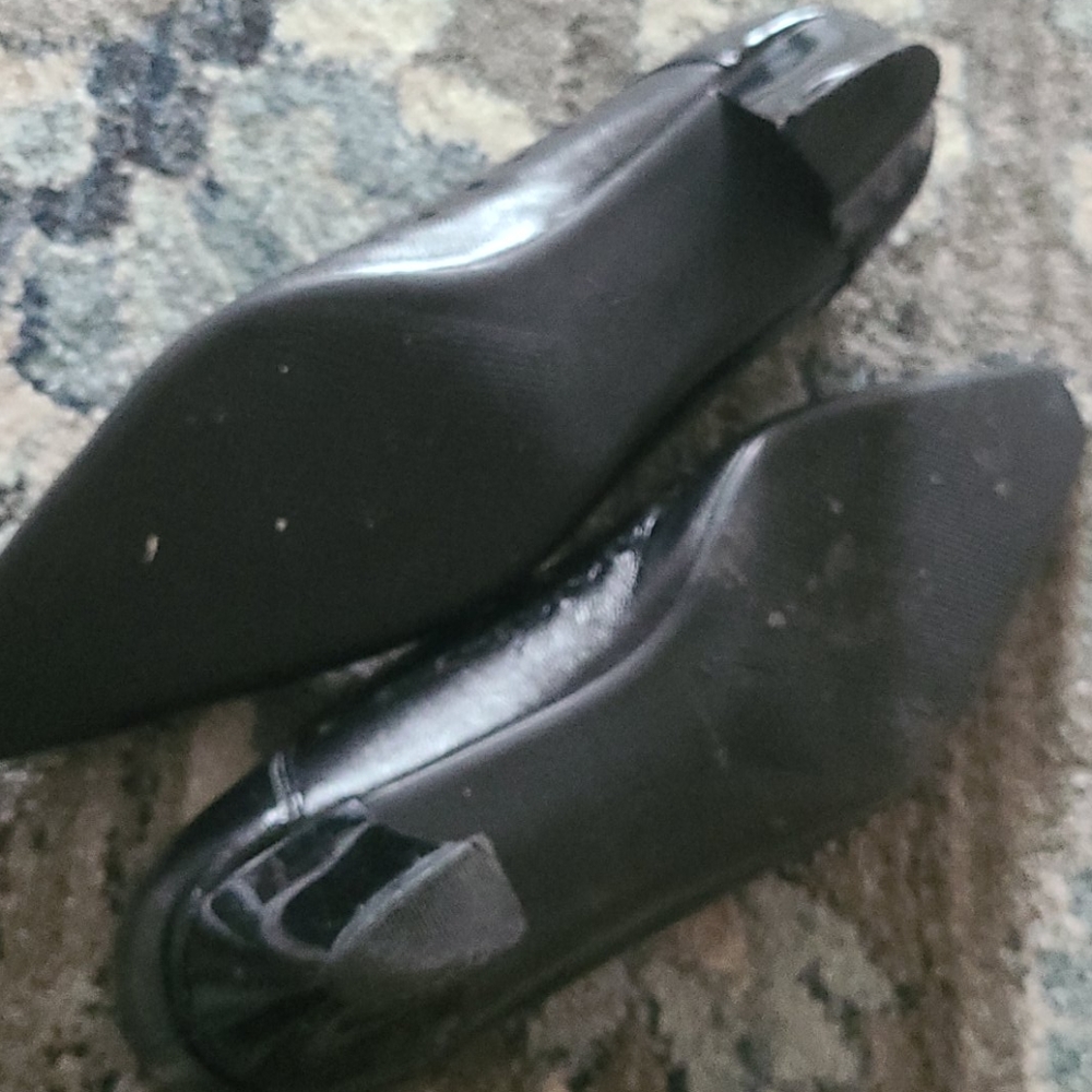 Shoes - Picture 3 of 4